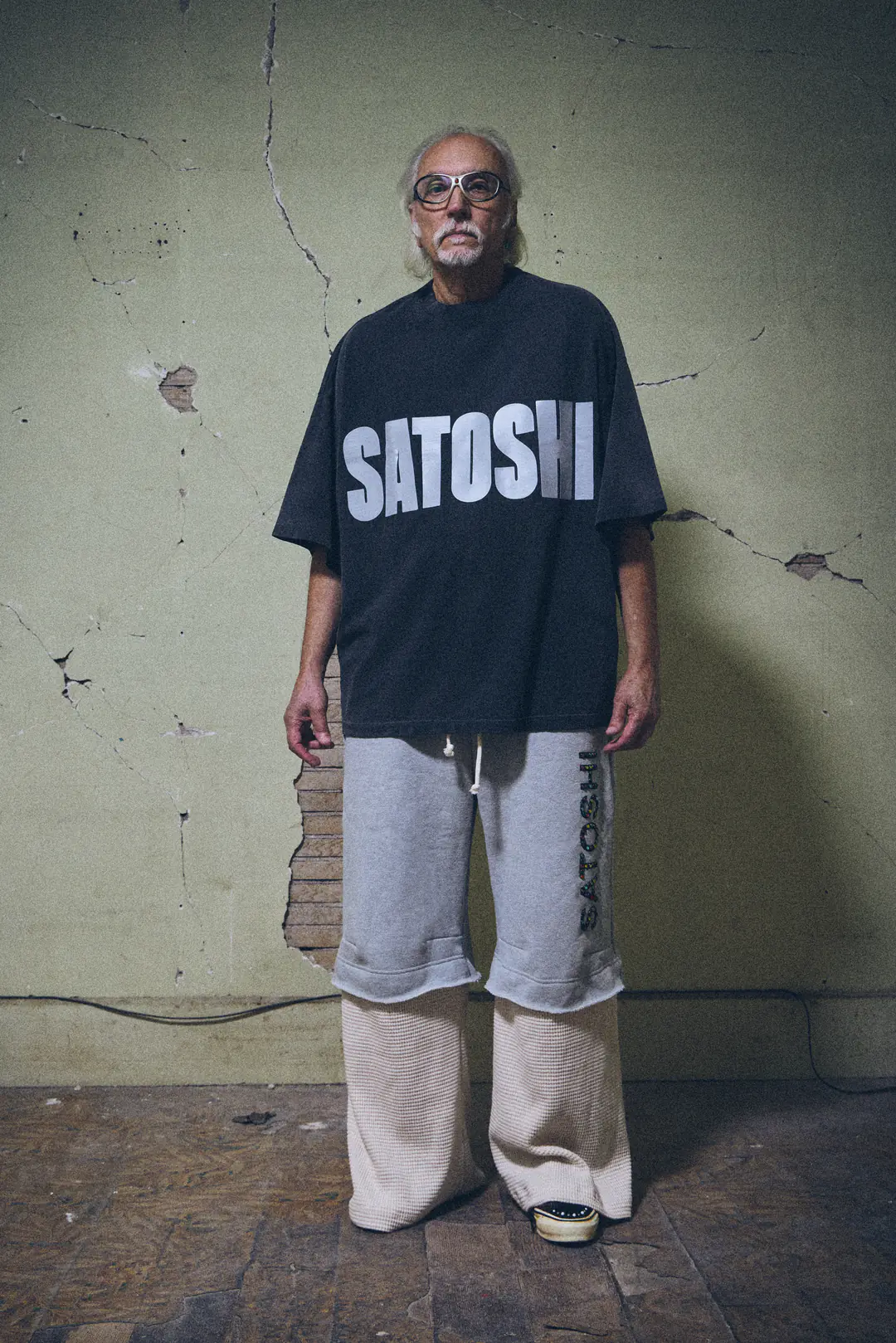 LOOK24_919.webp Satoshi Nakamoto Jumbo Font Oversized Tees